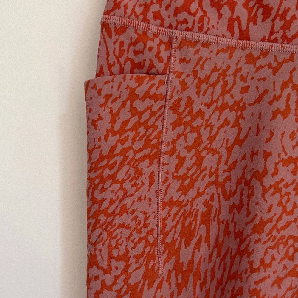 Athleta Salutation Stash Pocket 7/8 Tight - Picture 6 of 8